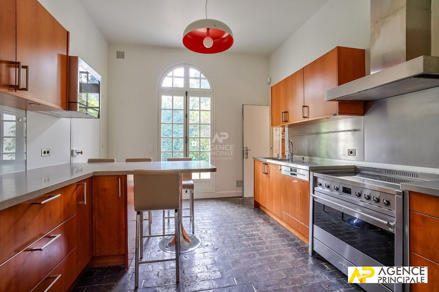 Maison à vendre, 186m², Le Mesnil-le-Roi