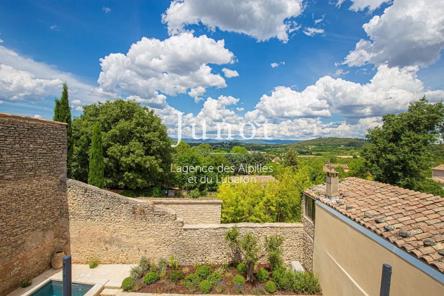 Maison à louer, 180m², Goult