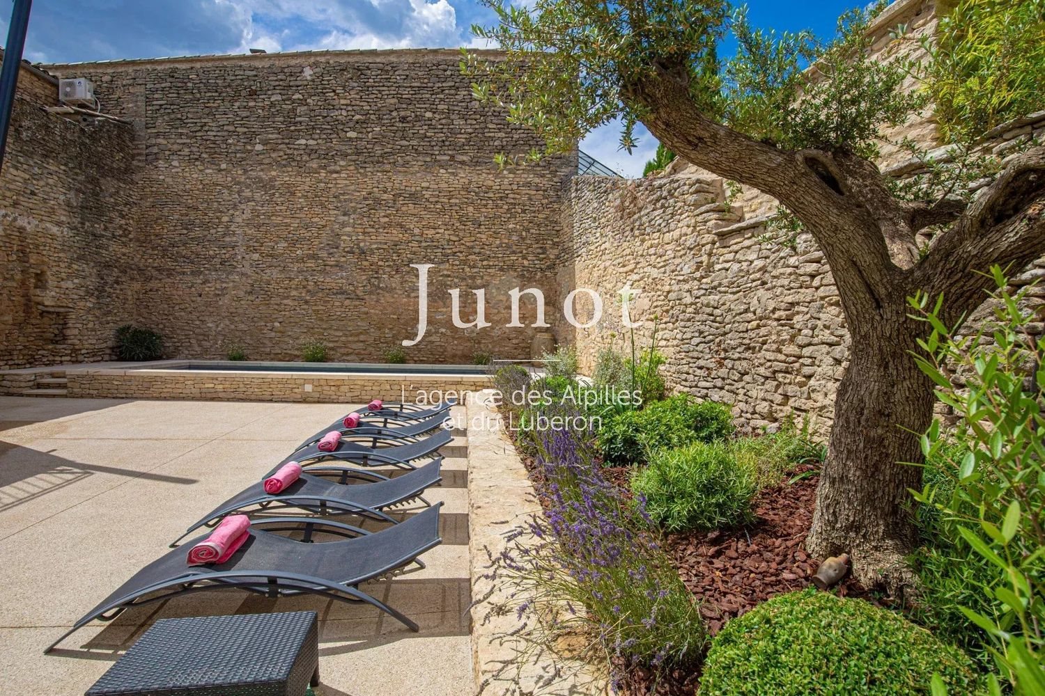 Maison à louer, 180m², Goult