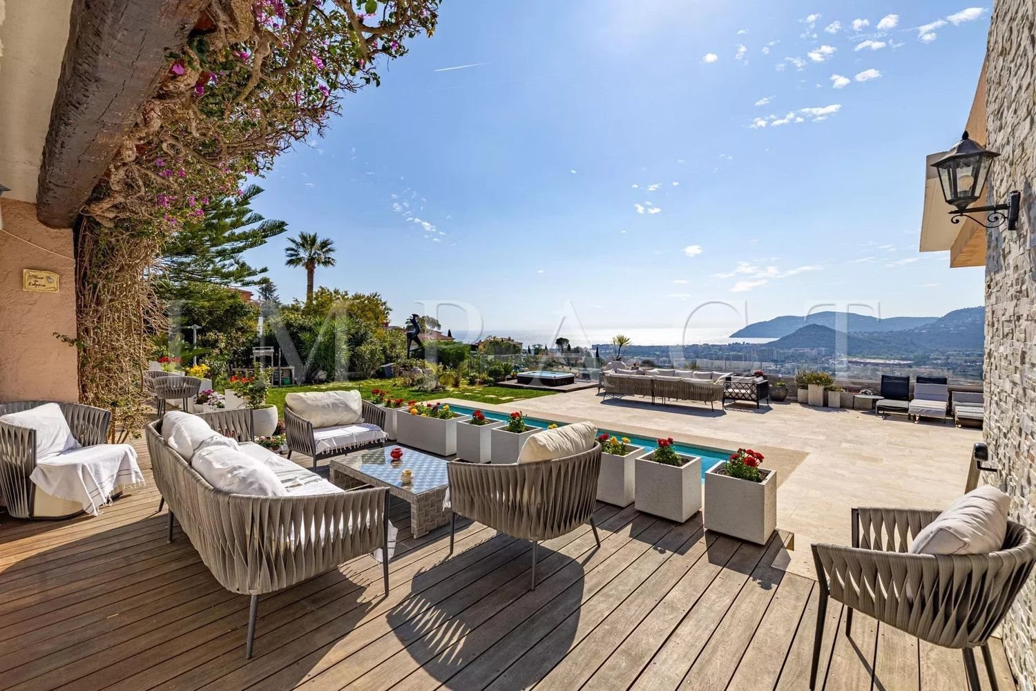 Maison à louer, 360m², Mandelieu-la-Napoule
