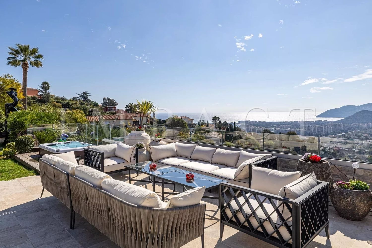 Maison à louer, 360m², Mandelieu-la-Napoule