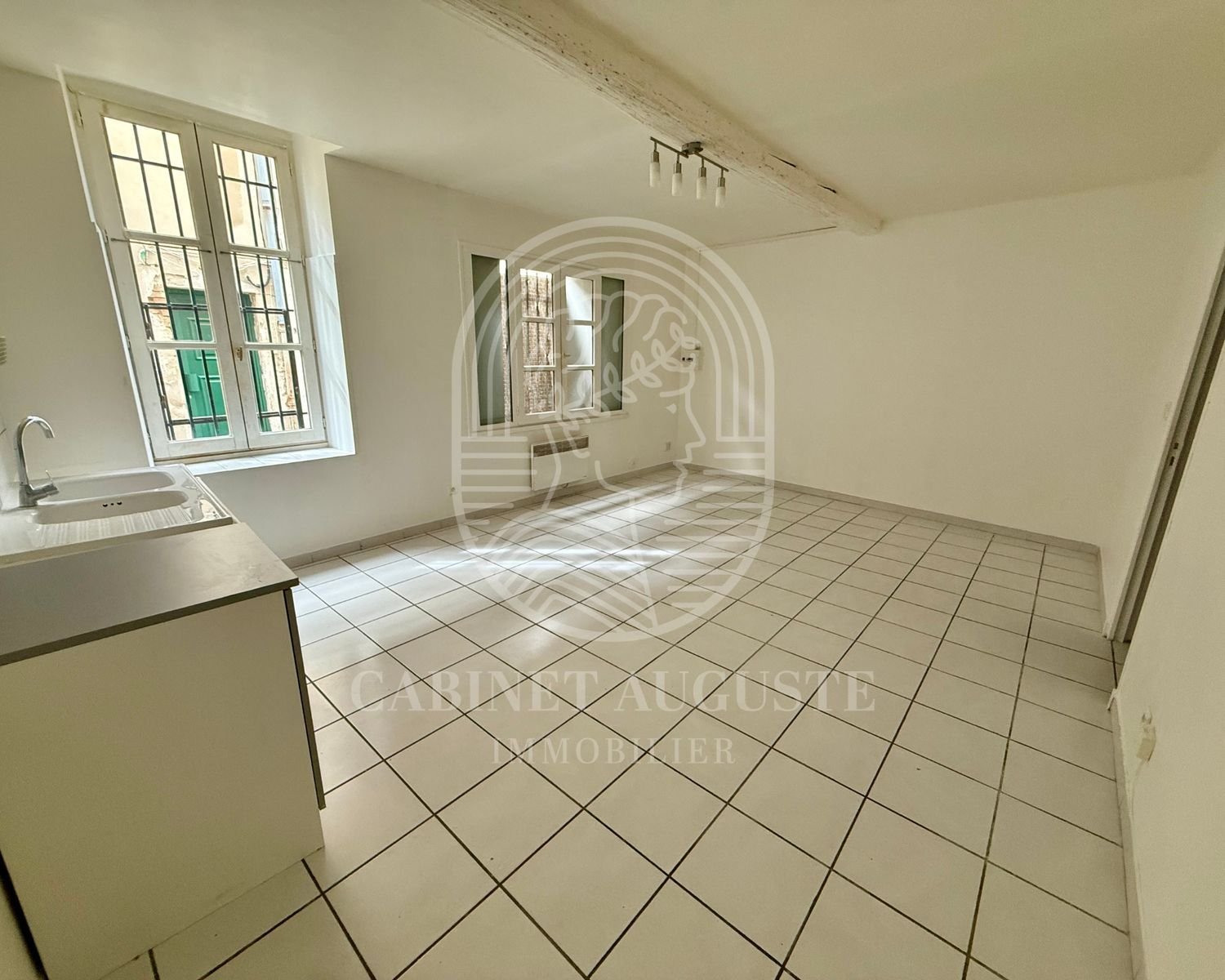 Appartement à louer, 28m², Nîmes