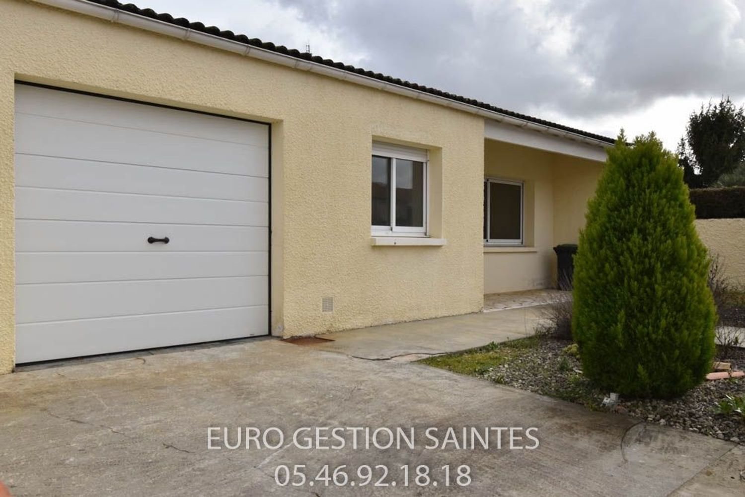 Maison à louer, 82m², Saintes