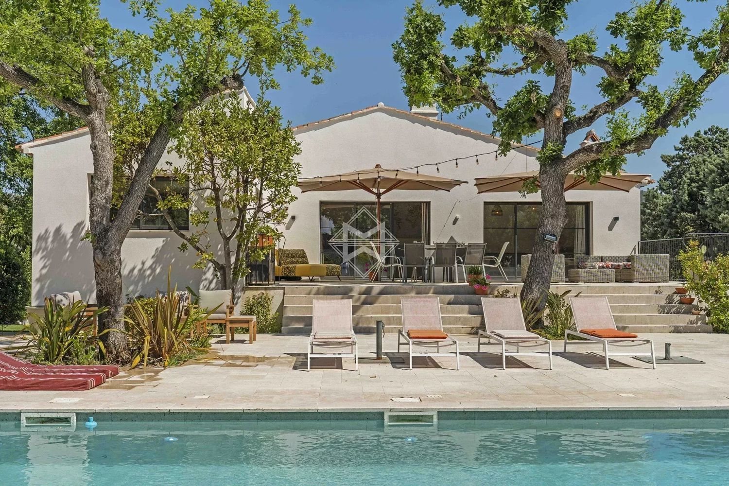 Maison à louer, 360m², Grimaud