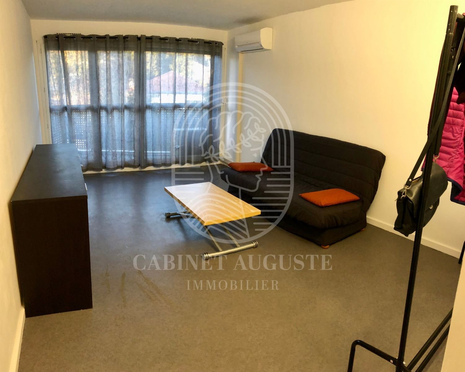 Appartement à louer, 24m², Nîmes