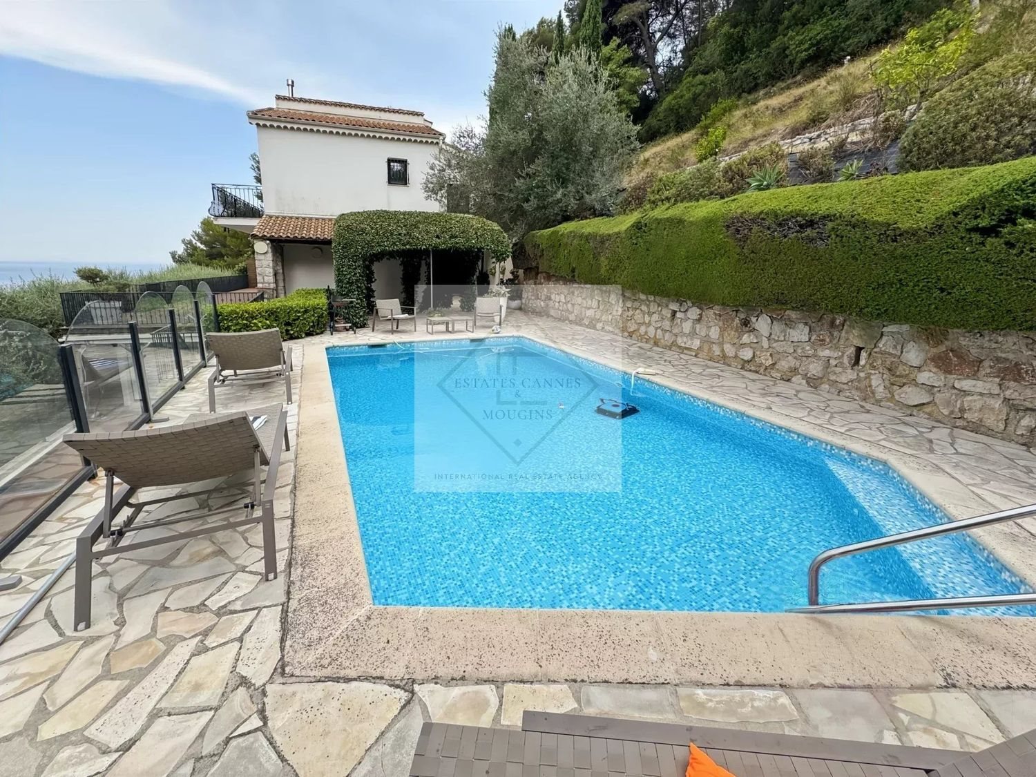 Maison à louer, 240m², Roquebrune-Cap-Martin