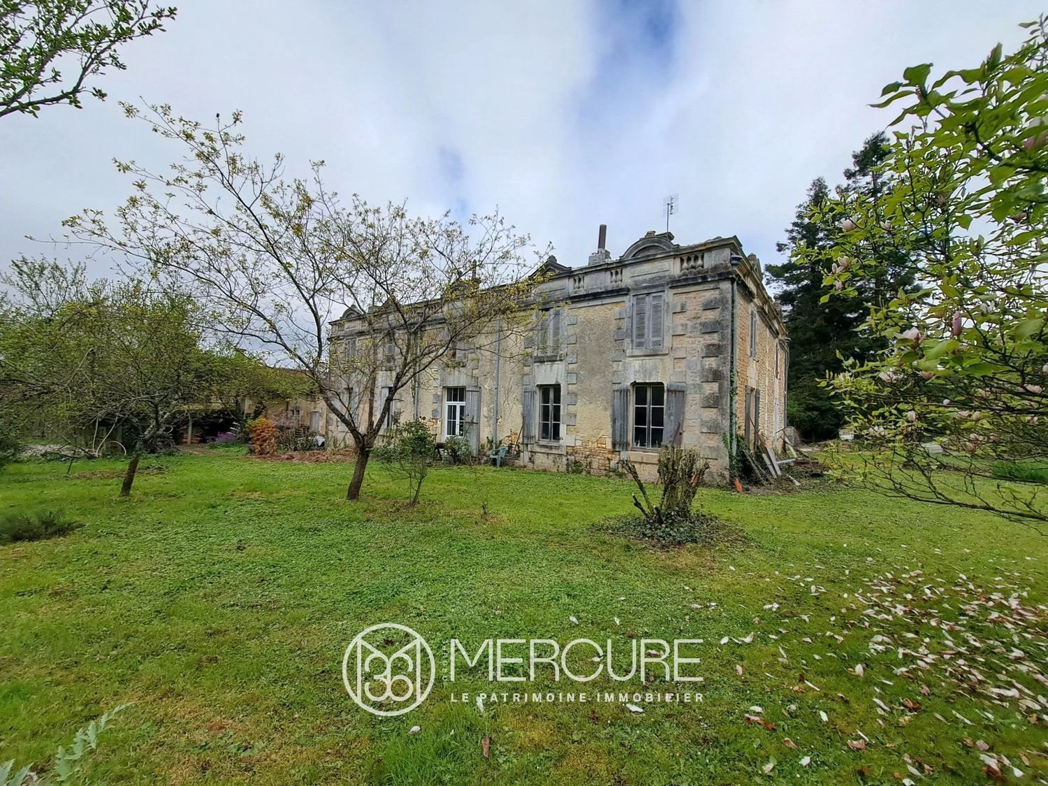 Maison à vendre, 662m², Brizambourg