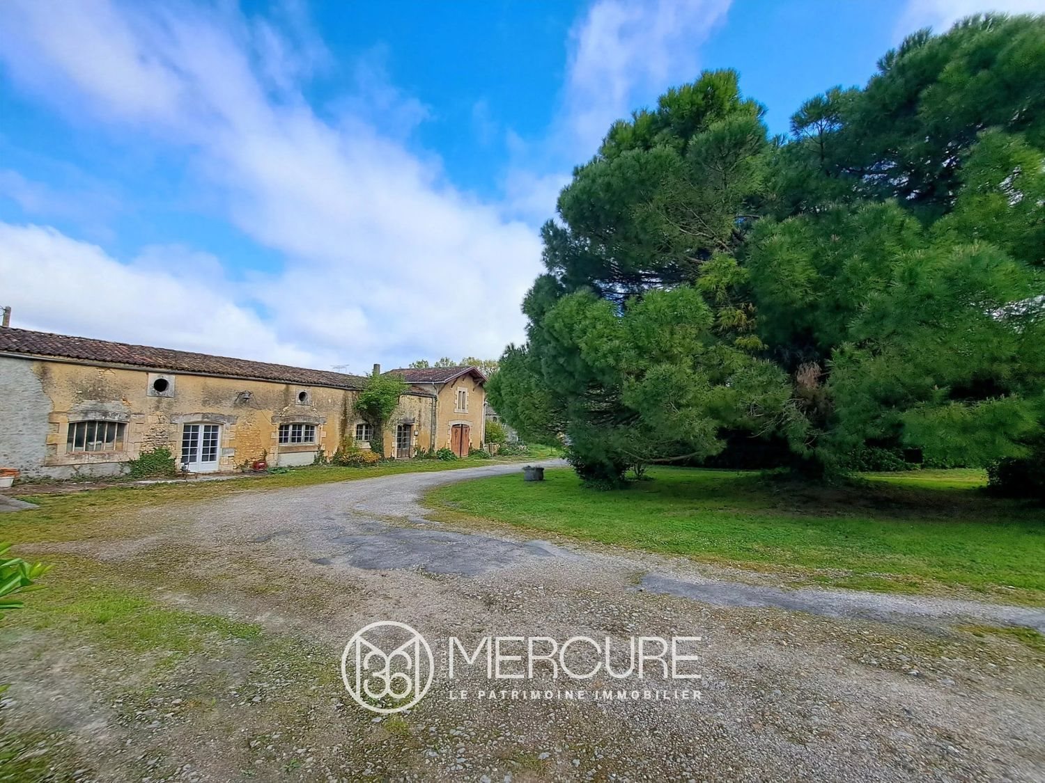 Maison à vendre, 662m², Brizambourg