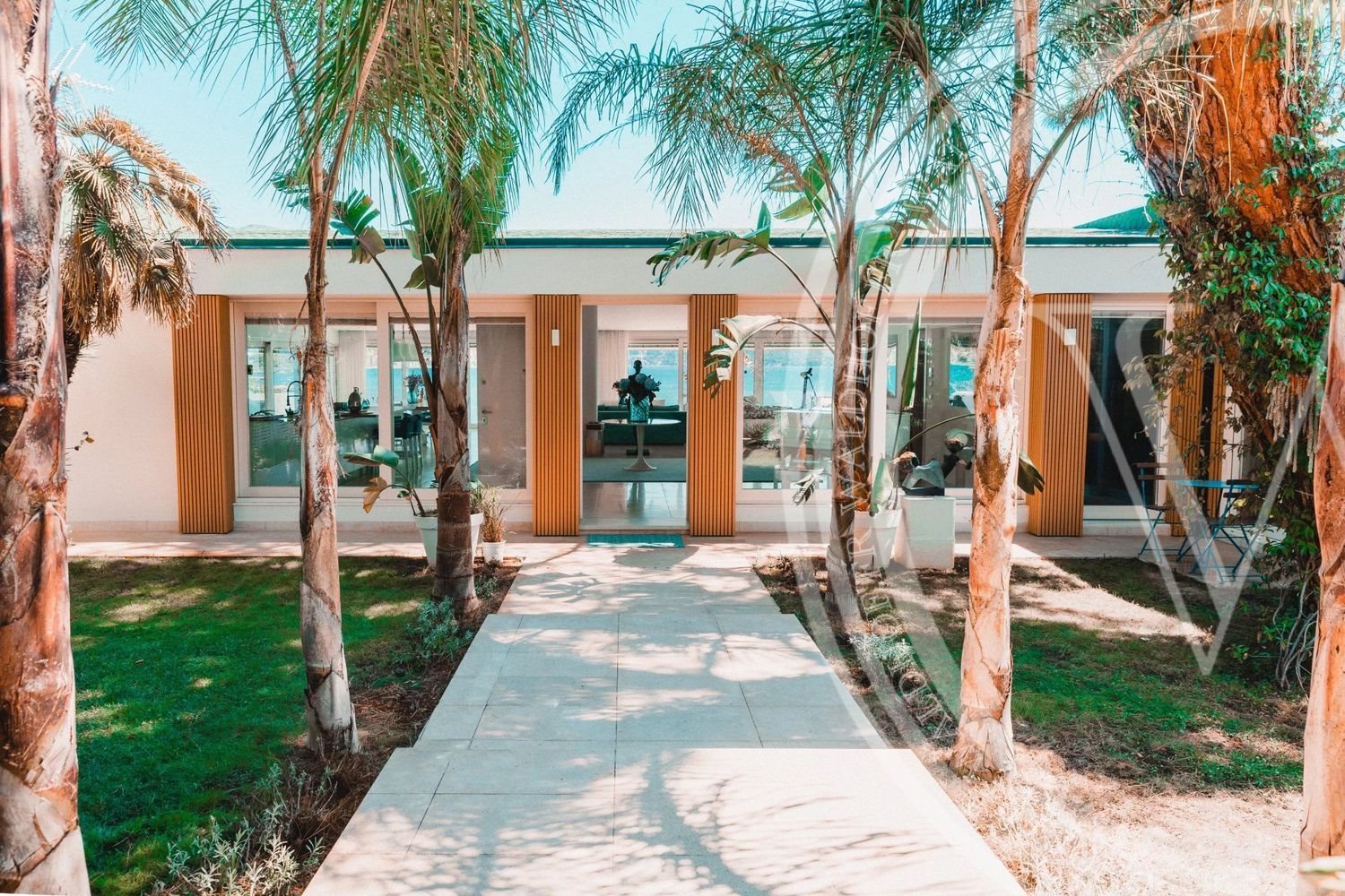 Maison à louer, 400m², Roquebrune-Cap-Martin