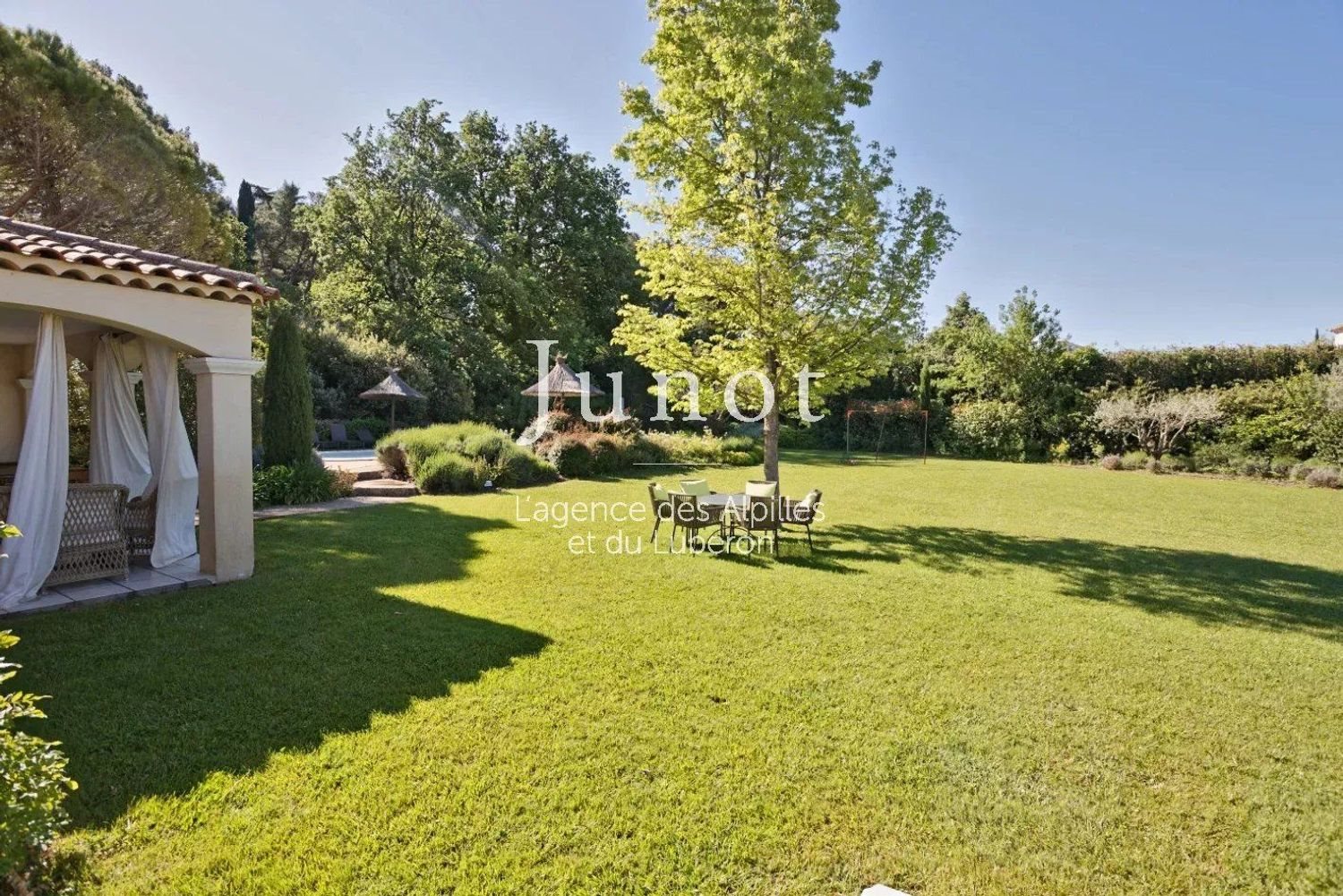 Maison à louer, 220m², Saint-Rémy-de-Provence