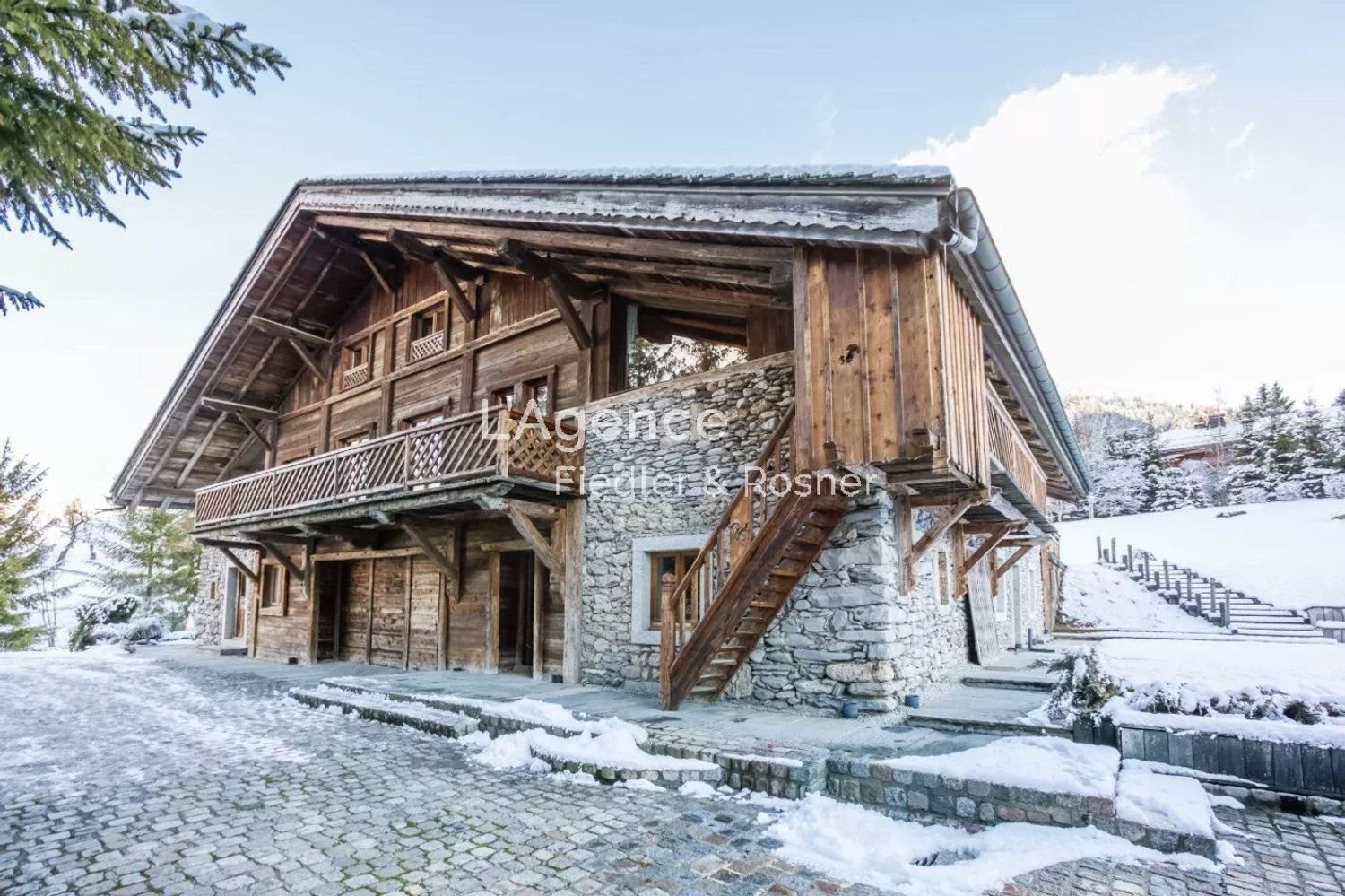 Maison à louer, 602m², Megève