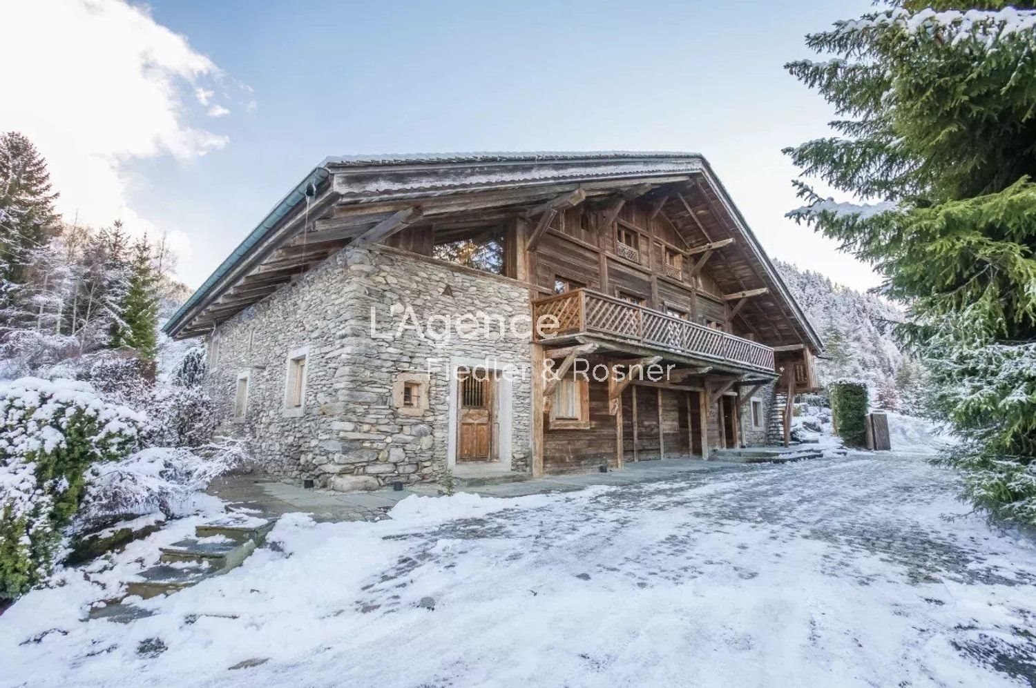 Maison à louer, 602m², Megève