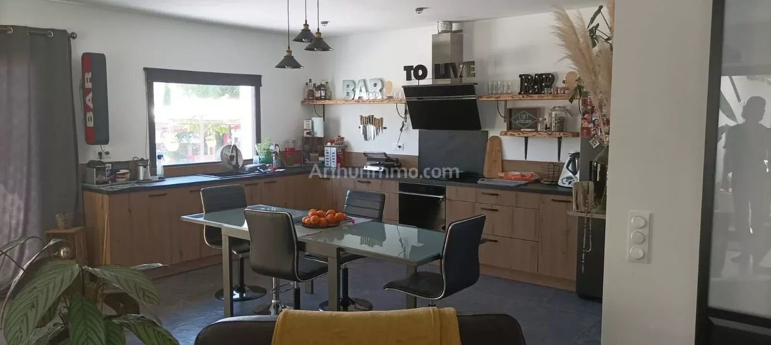 Maison à vendre, 104m², Saint-Mitre-les-Remparts