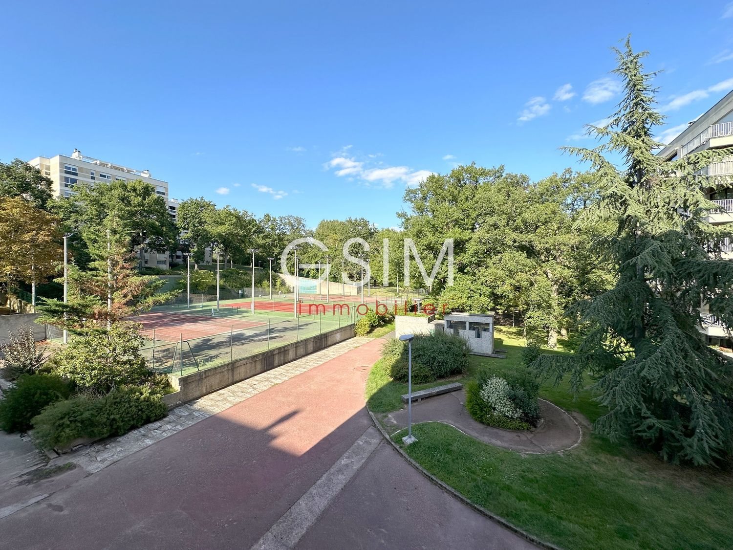 Appartement à louer, 74m², Garches