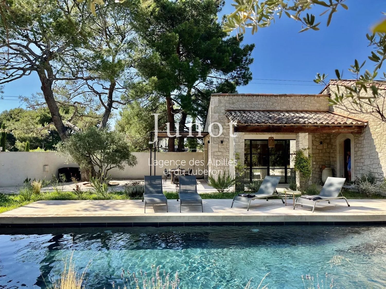 Maison à louer, 230m², Saint-Rémy-de-Provence
