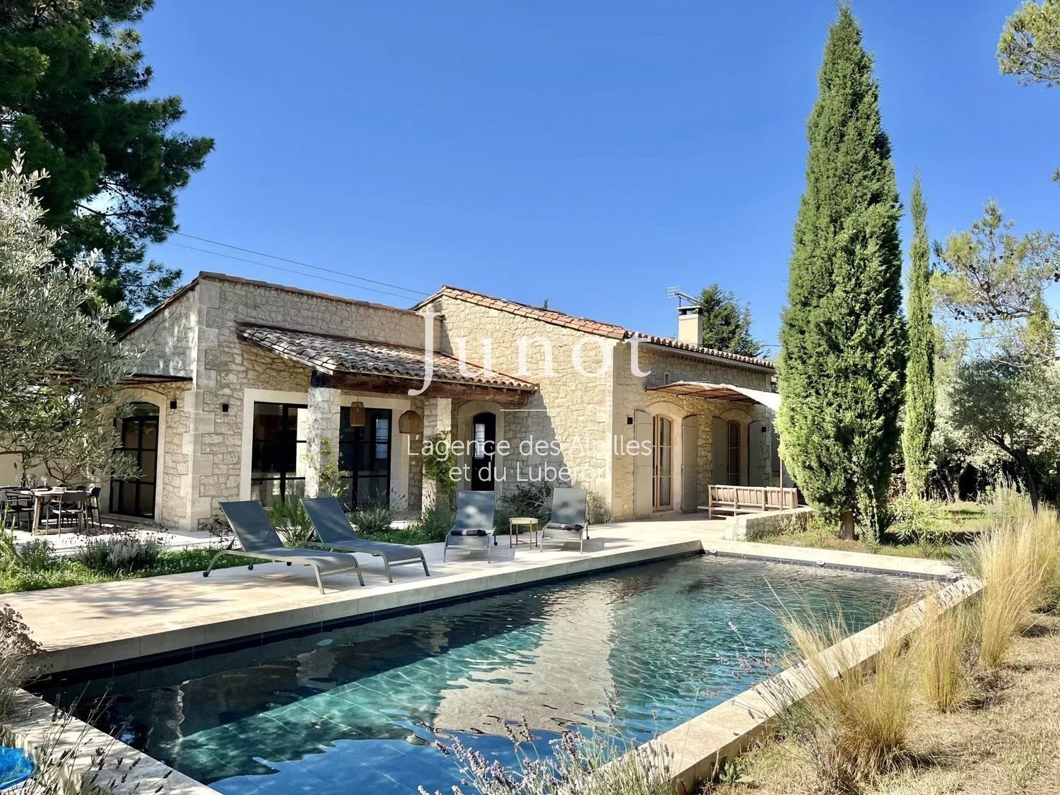 Maison à louer, 230m², Saint-Rémy-de-Provence
