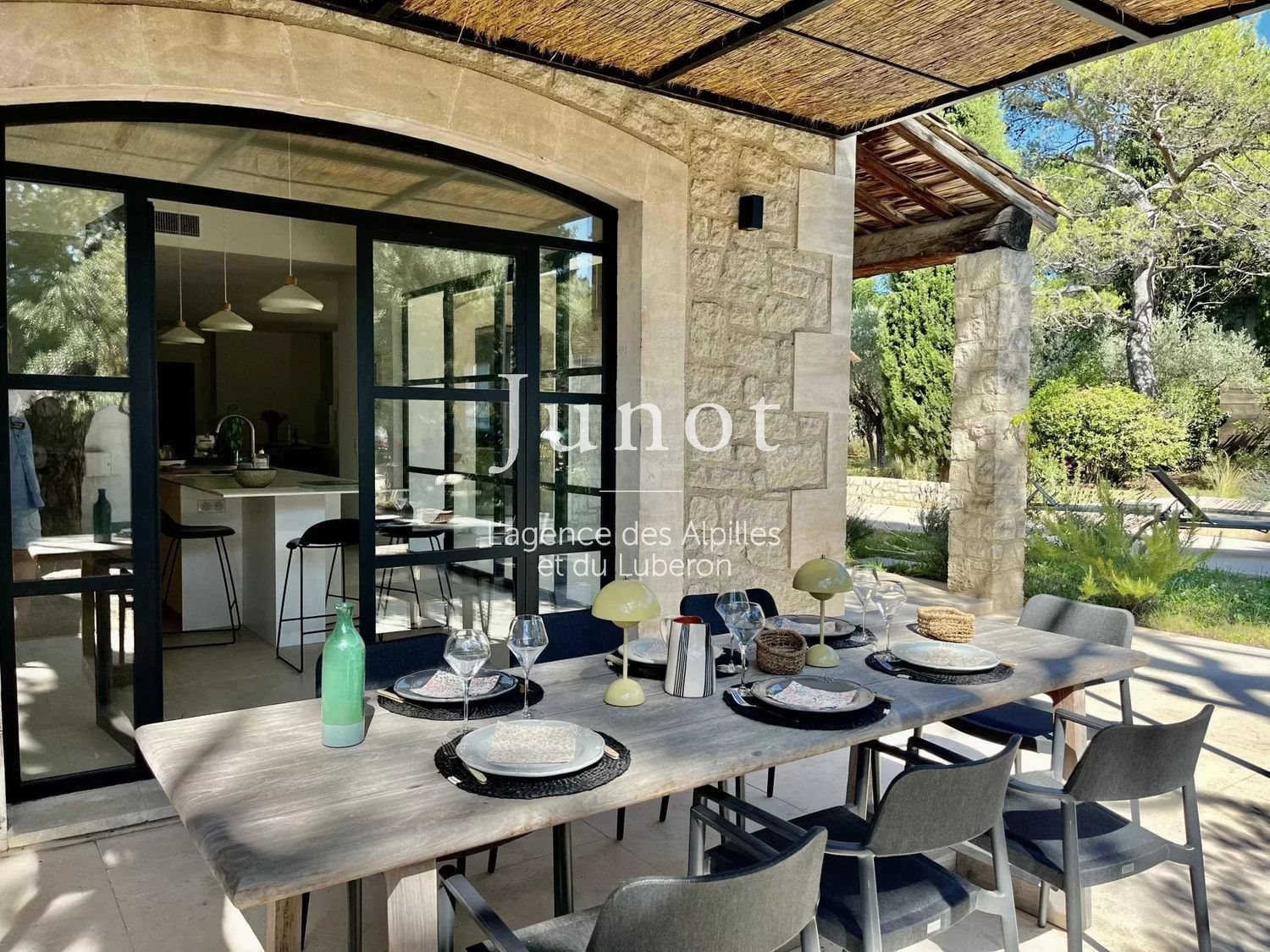 Maison à louer, 230m², Saint-Rémy-de-Provence