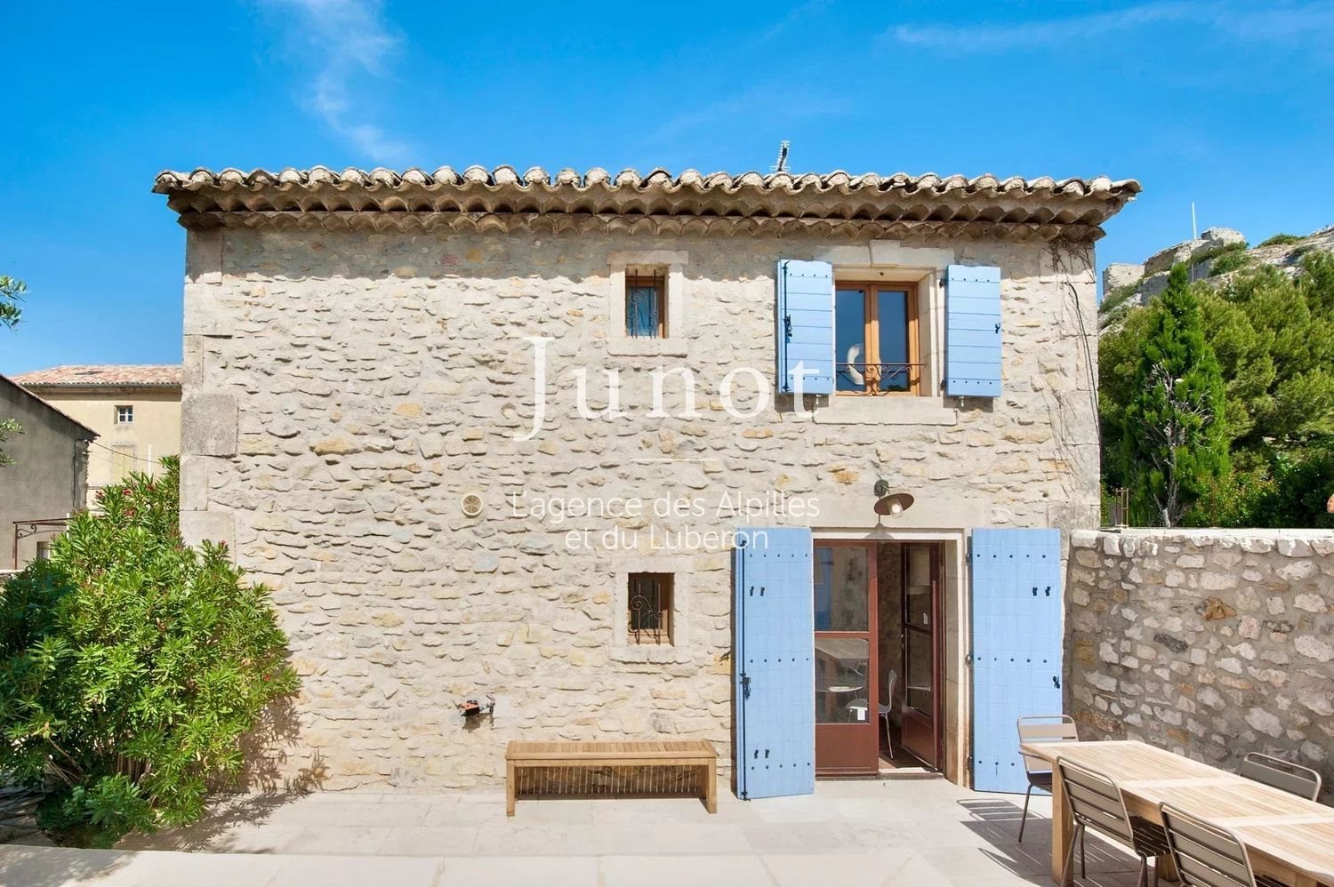 Maison à louer, 150m², Eygalières