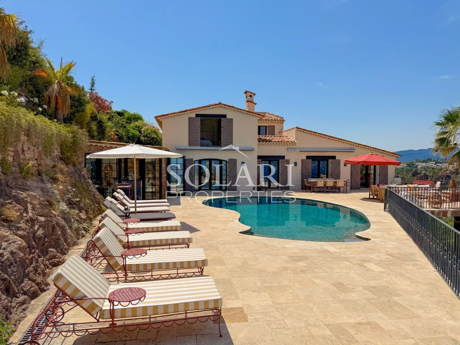 Maison à louer, 275m², Théoule-sur-Mer