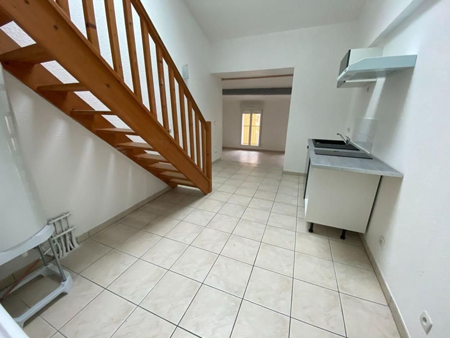 Appartement à louer, 43m², Saint-Brès