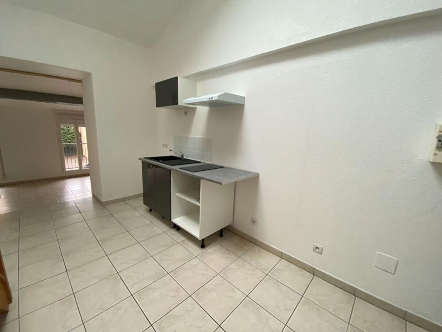 Appartement à louer, 43m², Saint-Brès