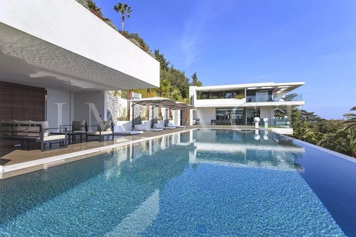 Maison à louer, 1400m², Cannes