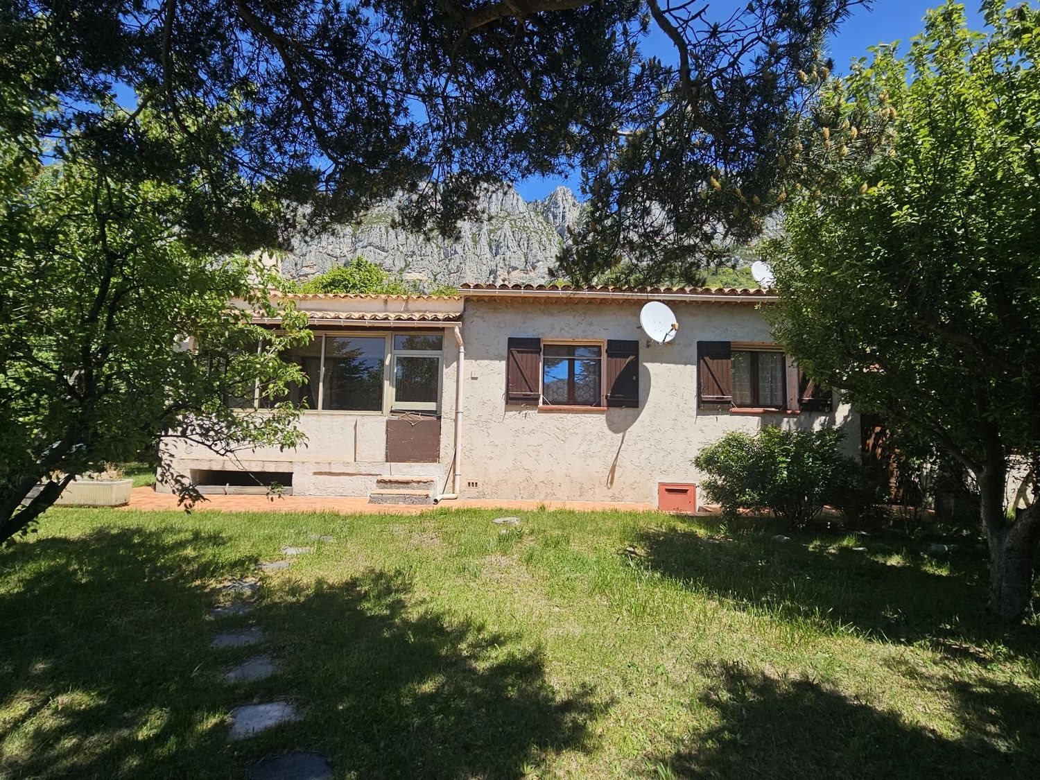 Maison à vendre, 11m², Séranon
