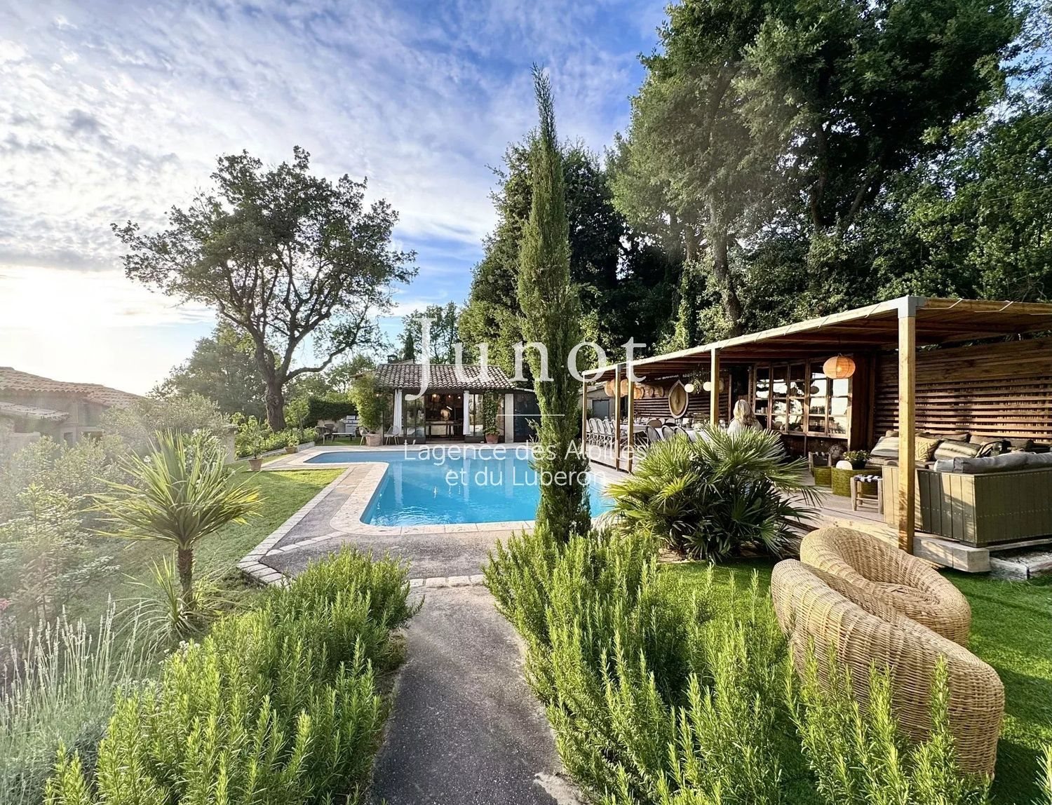 Maison à louer, 200m², Robion