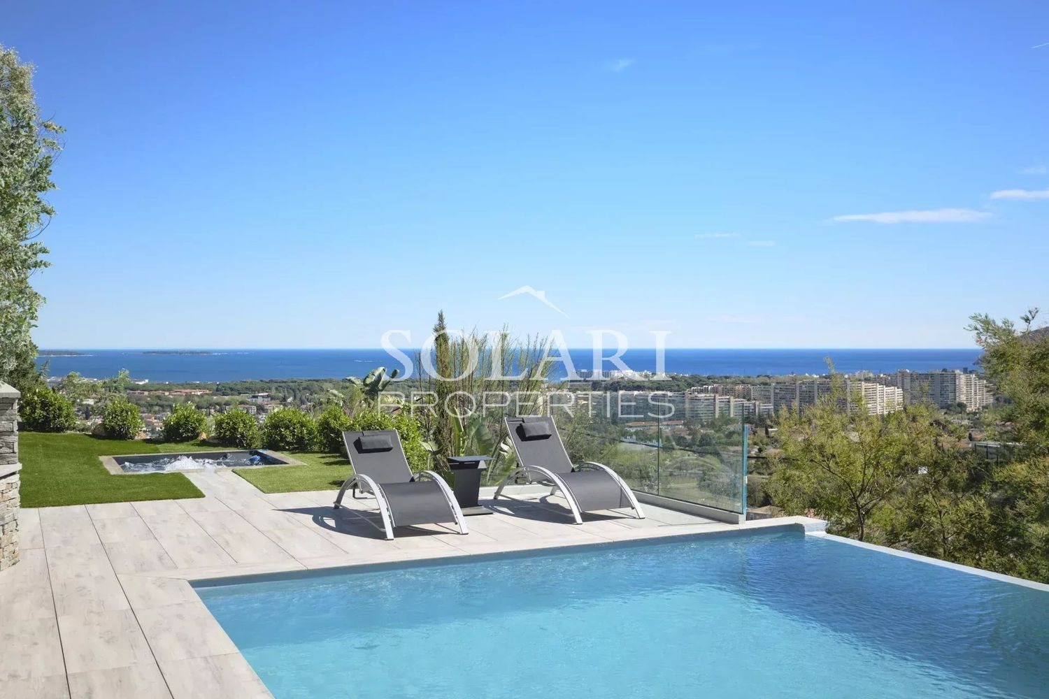 Maison à louer, 392m², Mandelieu-la-Napoule