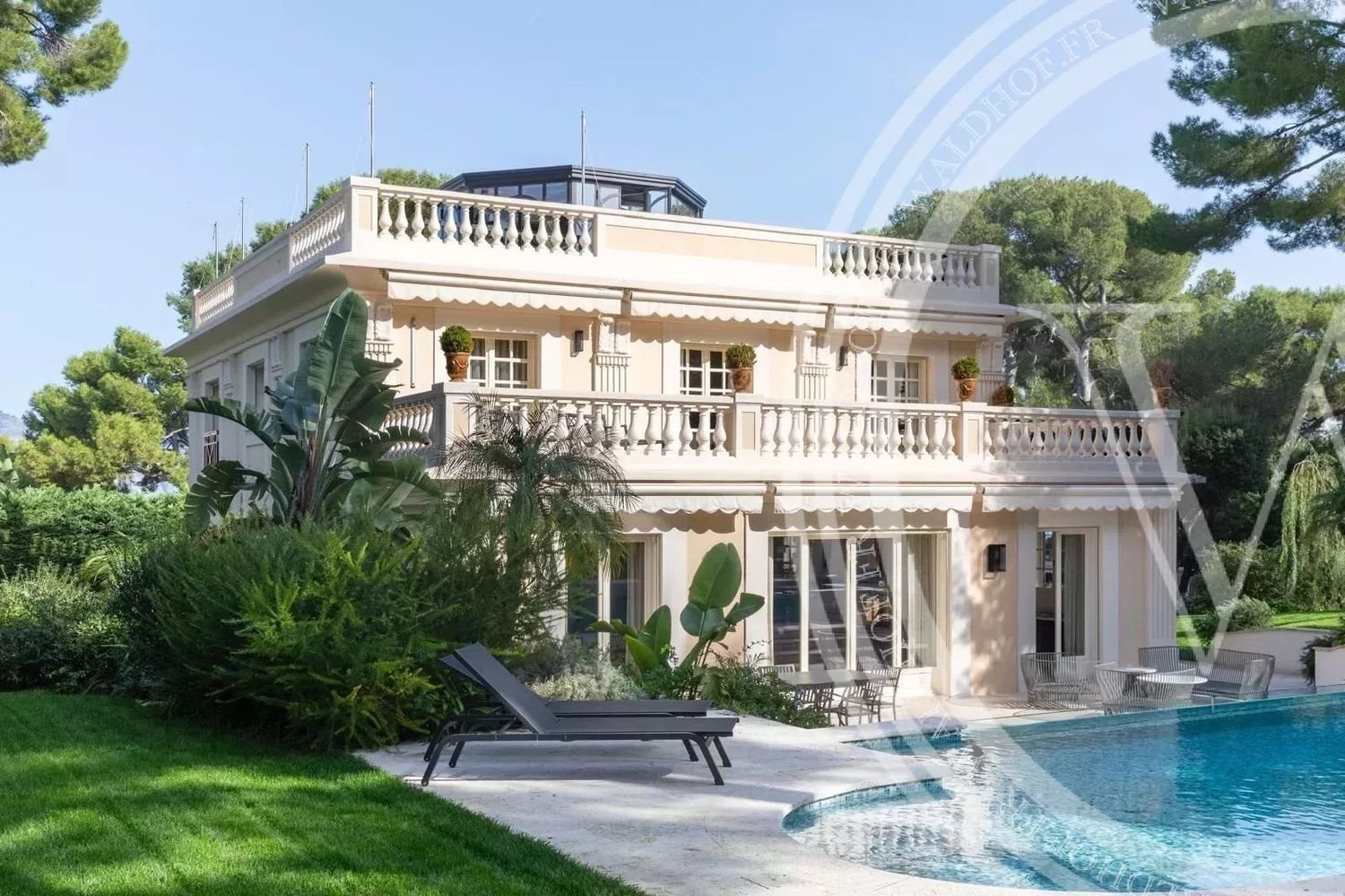 Maison à louer, 435m², Roquebrune-Cap-Martin