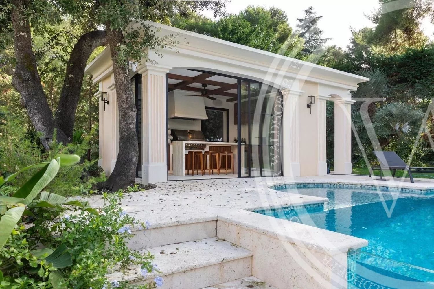 Maison à louer, 435m², Roquebrune-Cap-Martin