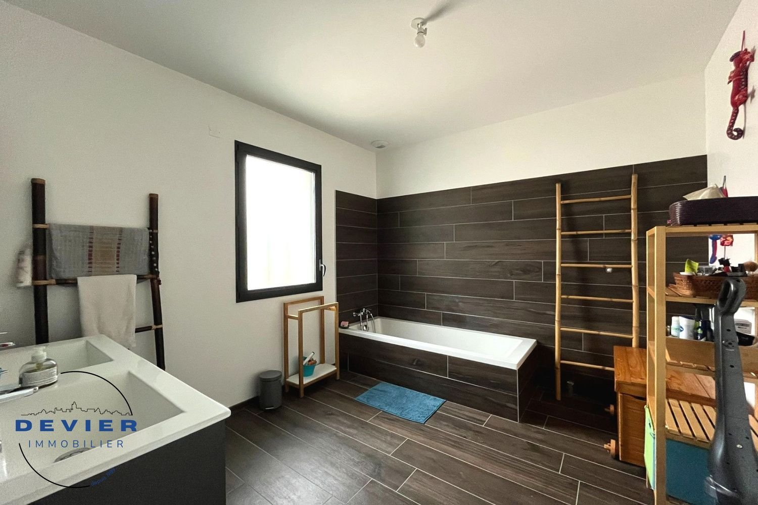 Maison à louer, 142m², Saint-Geniès-des-Mourgues