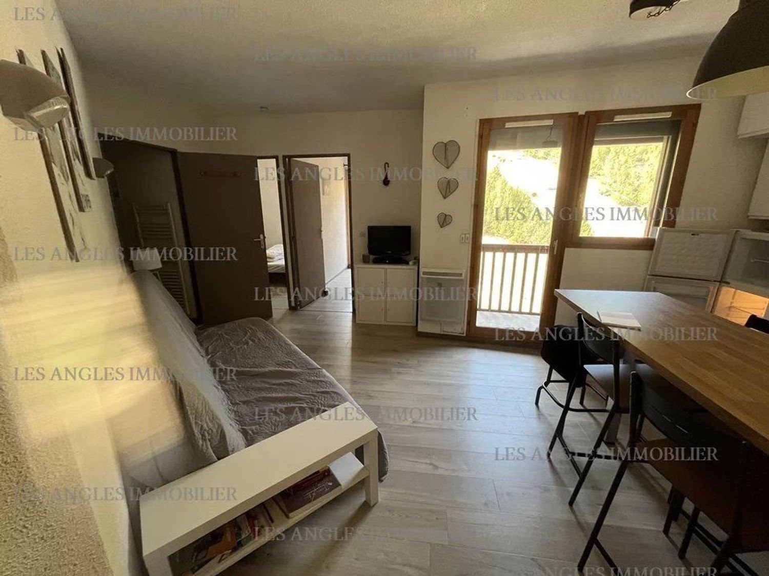 Appartement à louer, 40m², La Cluse-et-Mijoux