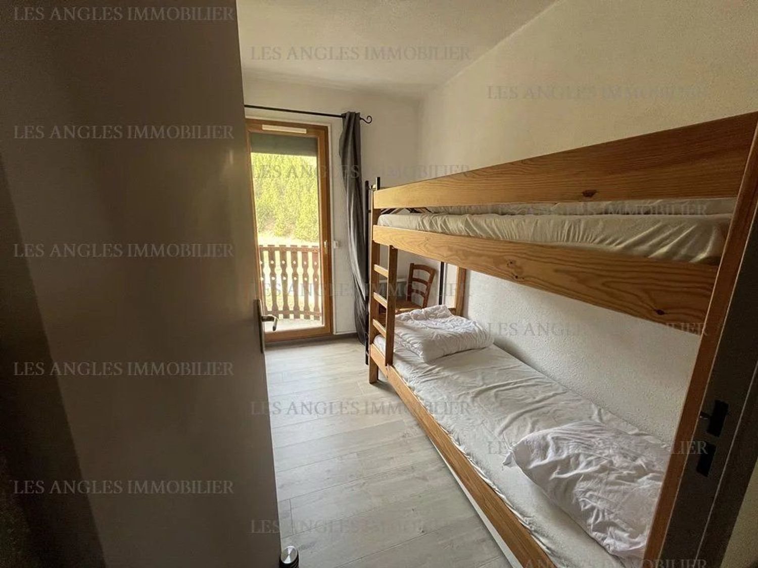 Appartement à louer, 40m², La Cluse-et-Mijoux