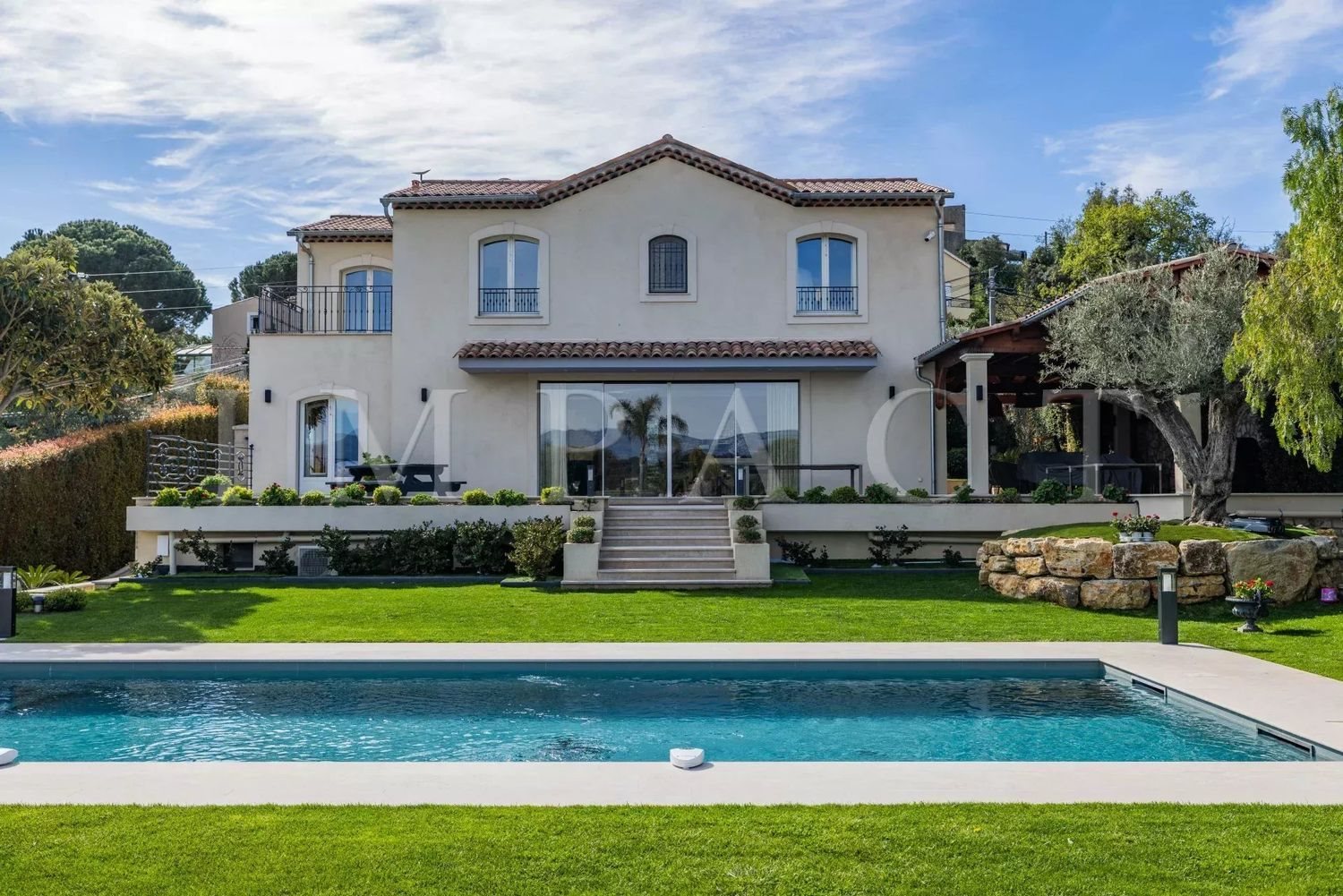Maison à louer, 330m², Vallauris