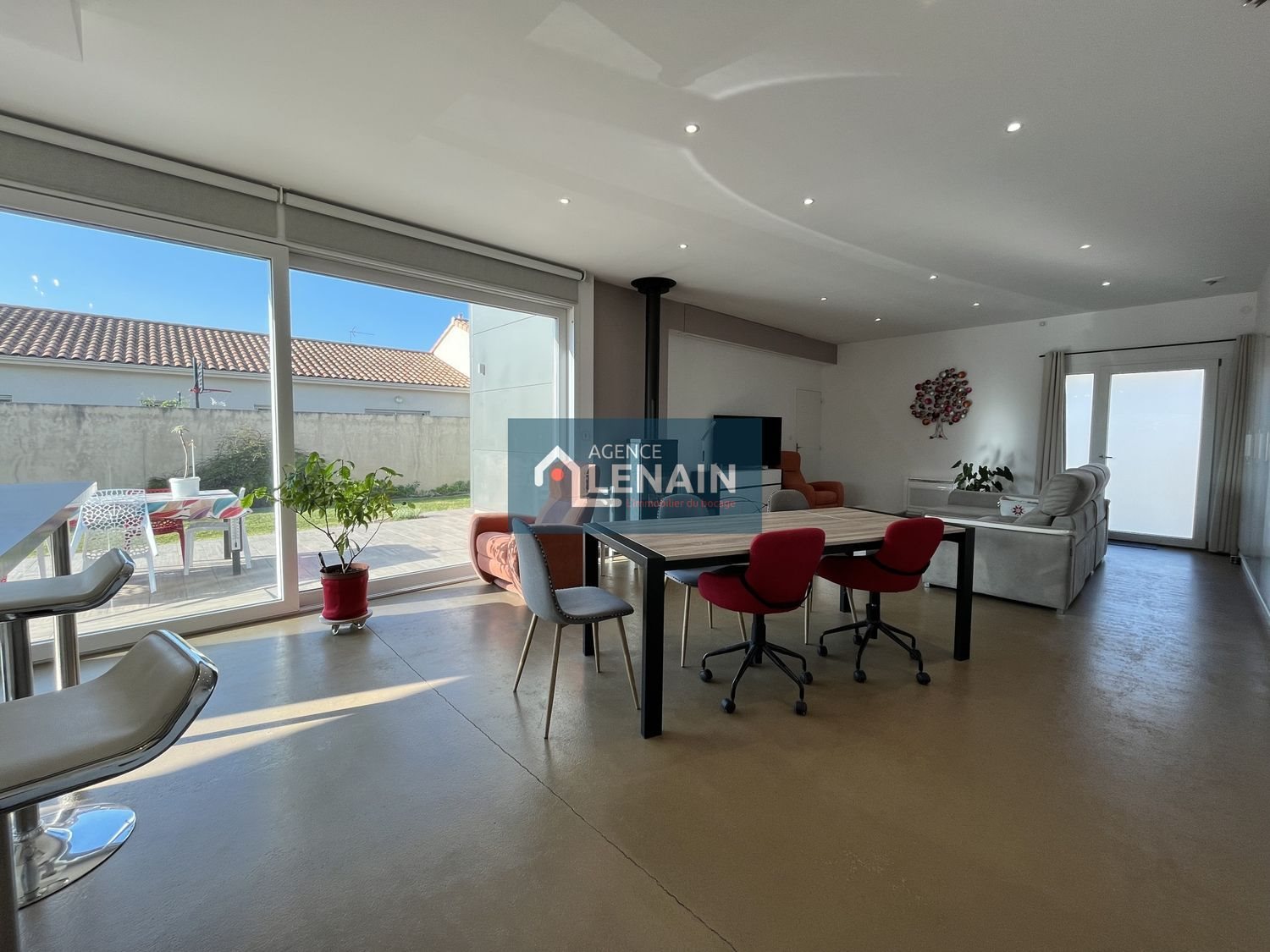 Maison à vendre, 136m², Trémentines