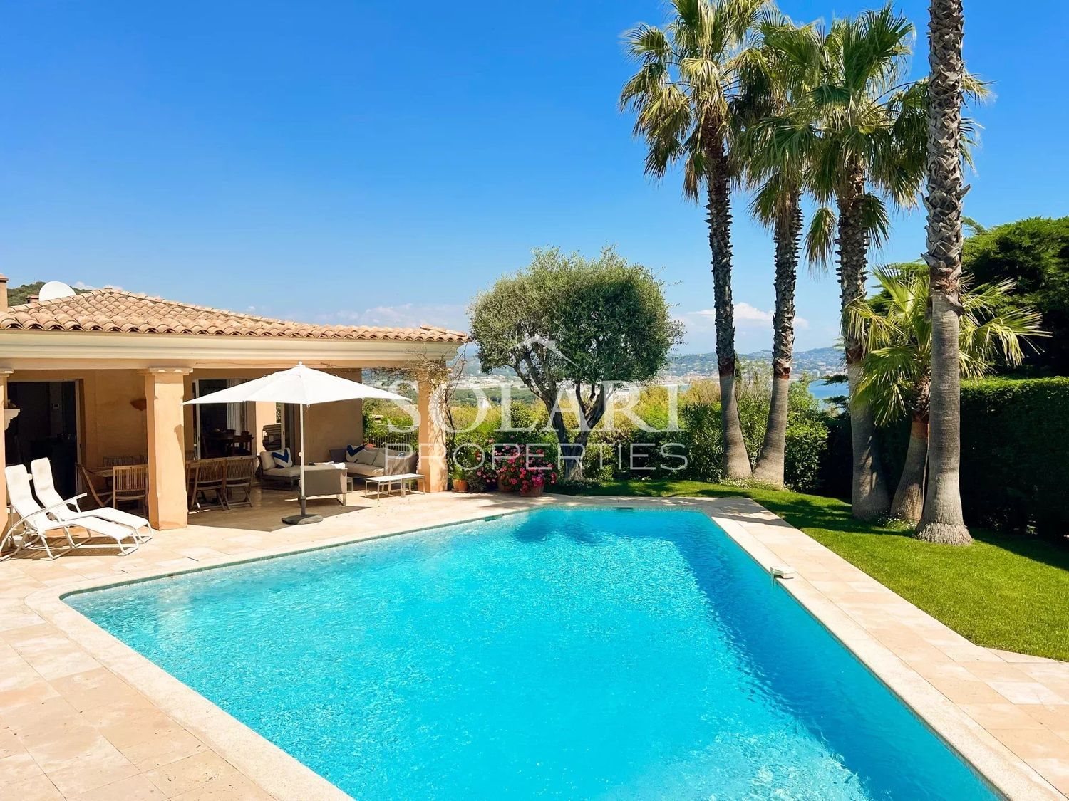 Maison à louer, 250m², Mandelieu-la-Napoule