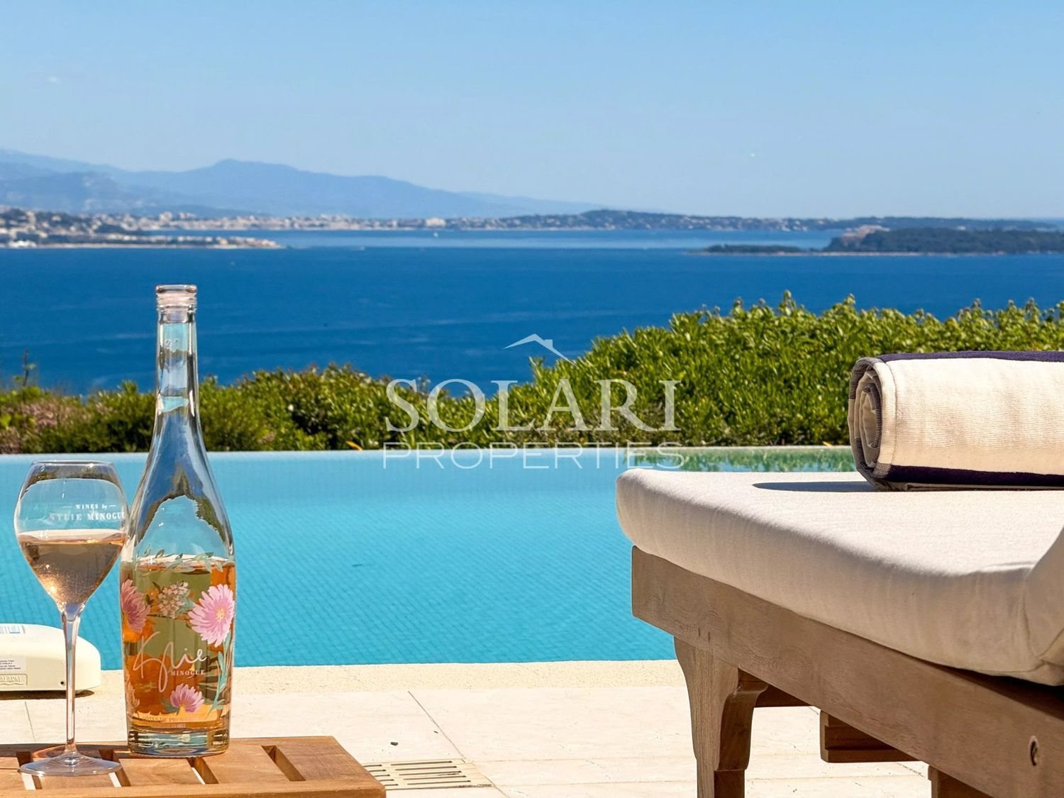Maison à louer, 225m², Théoule-sur-Mer