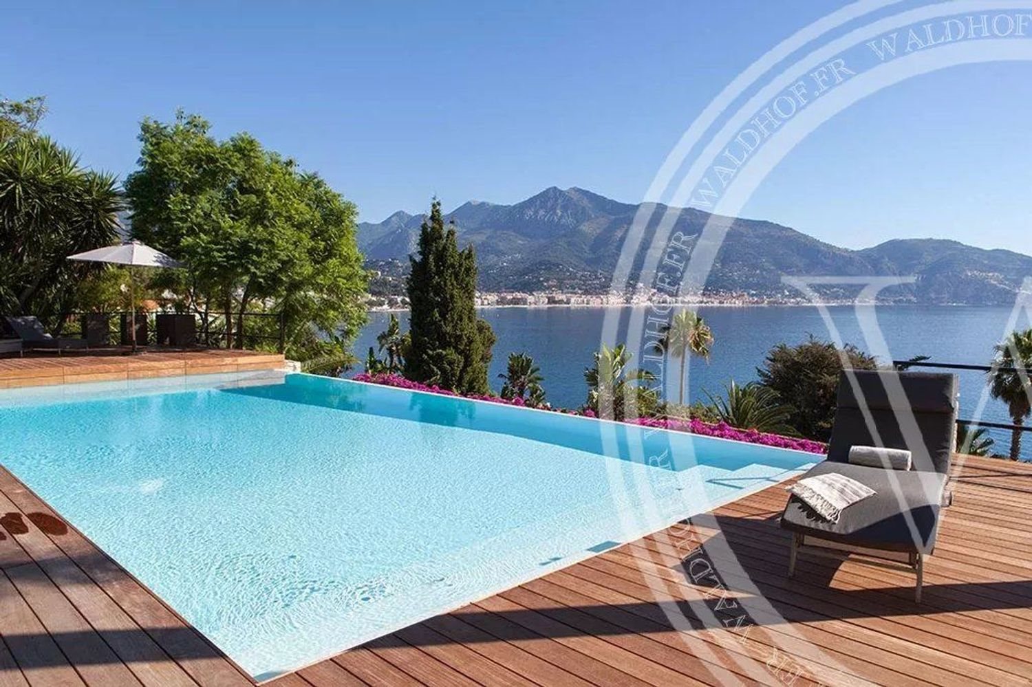 Maison à louer, 375m², Roquebrune-Cap-Martin