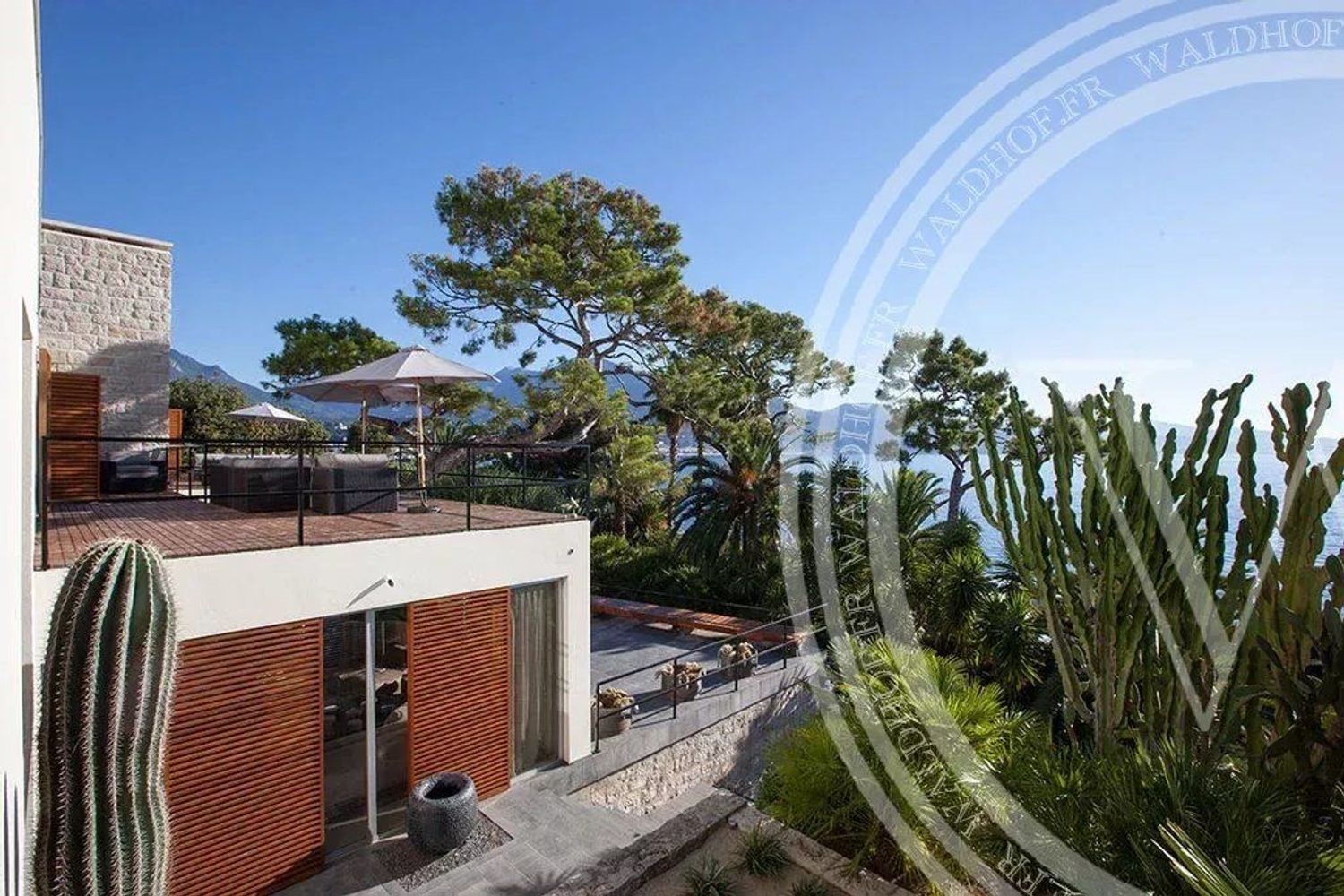 Maison à louer, 375m², Roquebrune-Cap-Martin