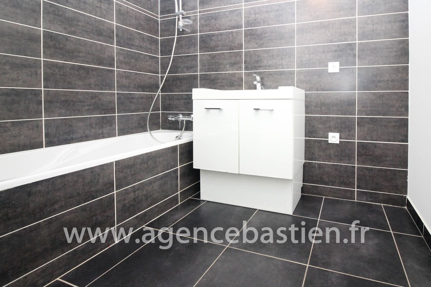 Appartement à vendre, 73m², Prévessin-Moëns