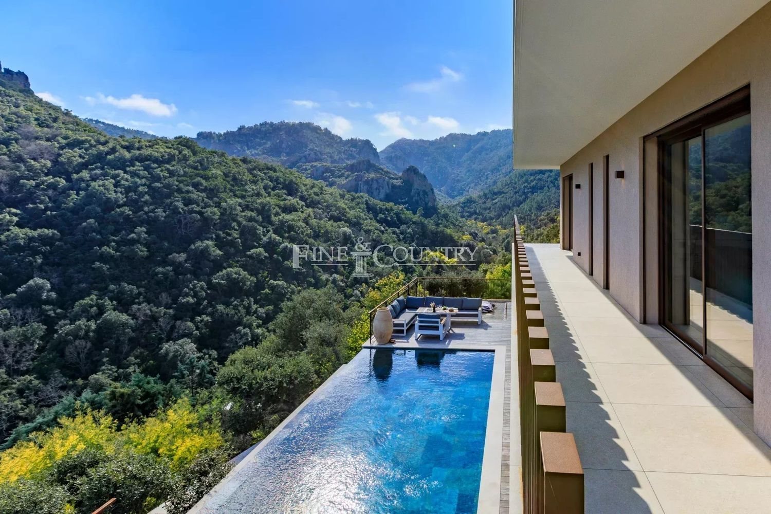 Maison à vendre, 318m², Fréjus