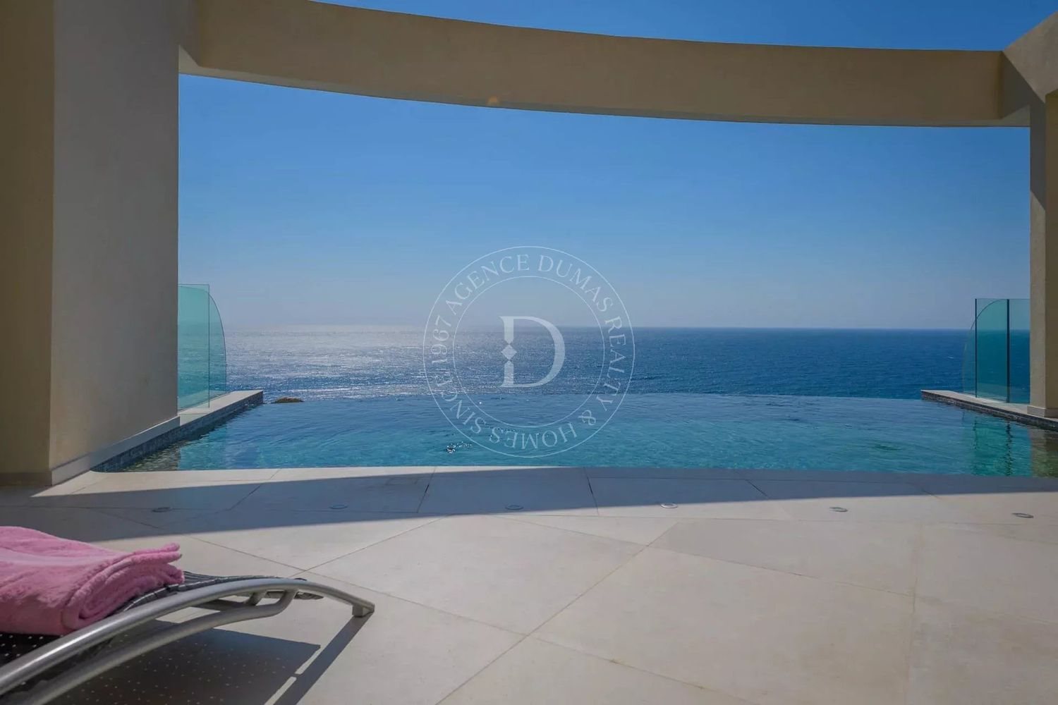 Maison à louer, 850m², Eze