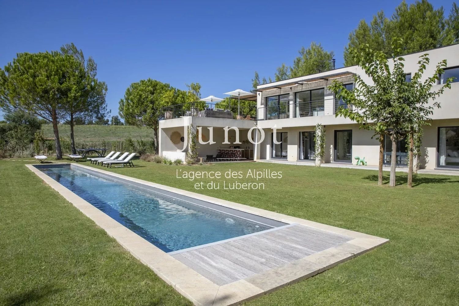 Maison à louer, 240m², Saint-Rémy-de-Provence