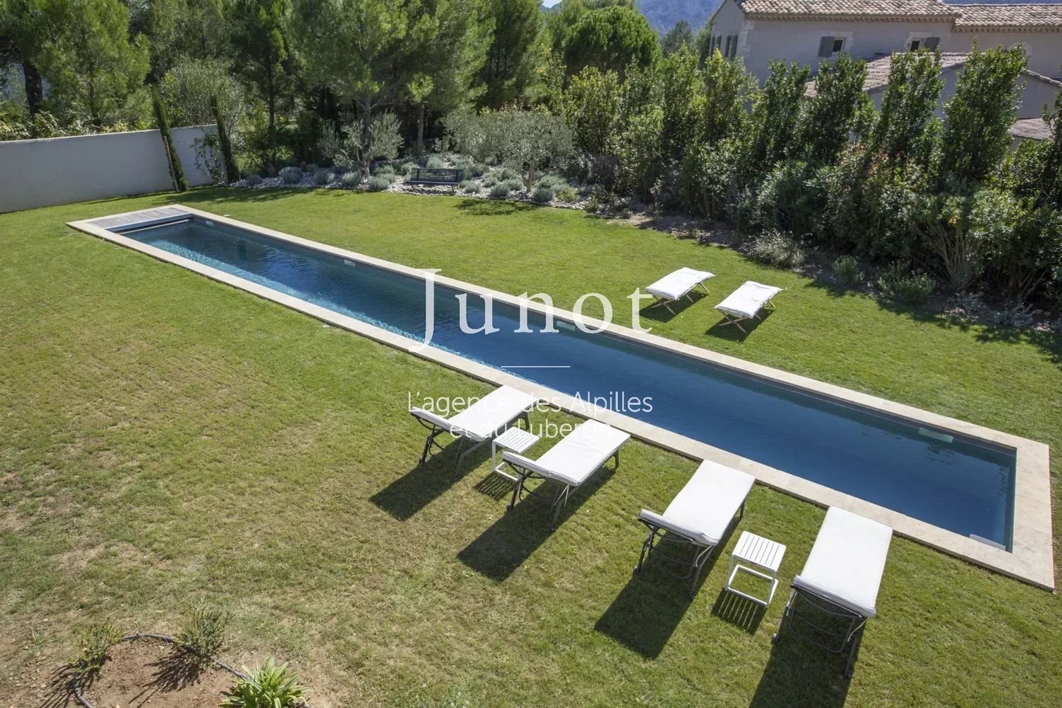 Maison à louer, 240m², Saint-Rémy-de-Provence