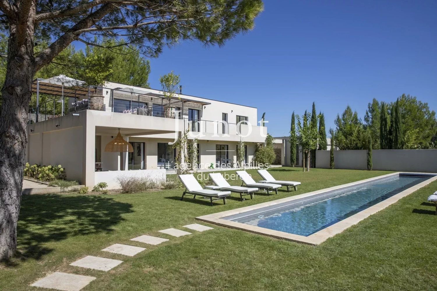 Maison à louer, 240m², Saint-Rémy-de-Provence