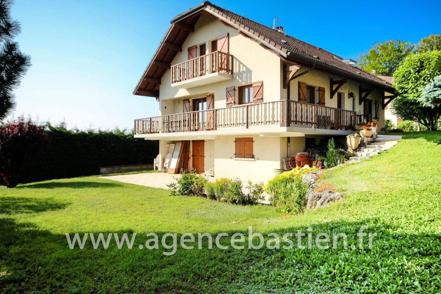 Maison à vendre, 136m², Gex