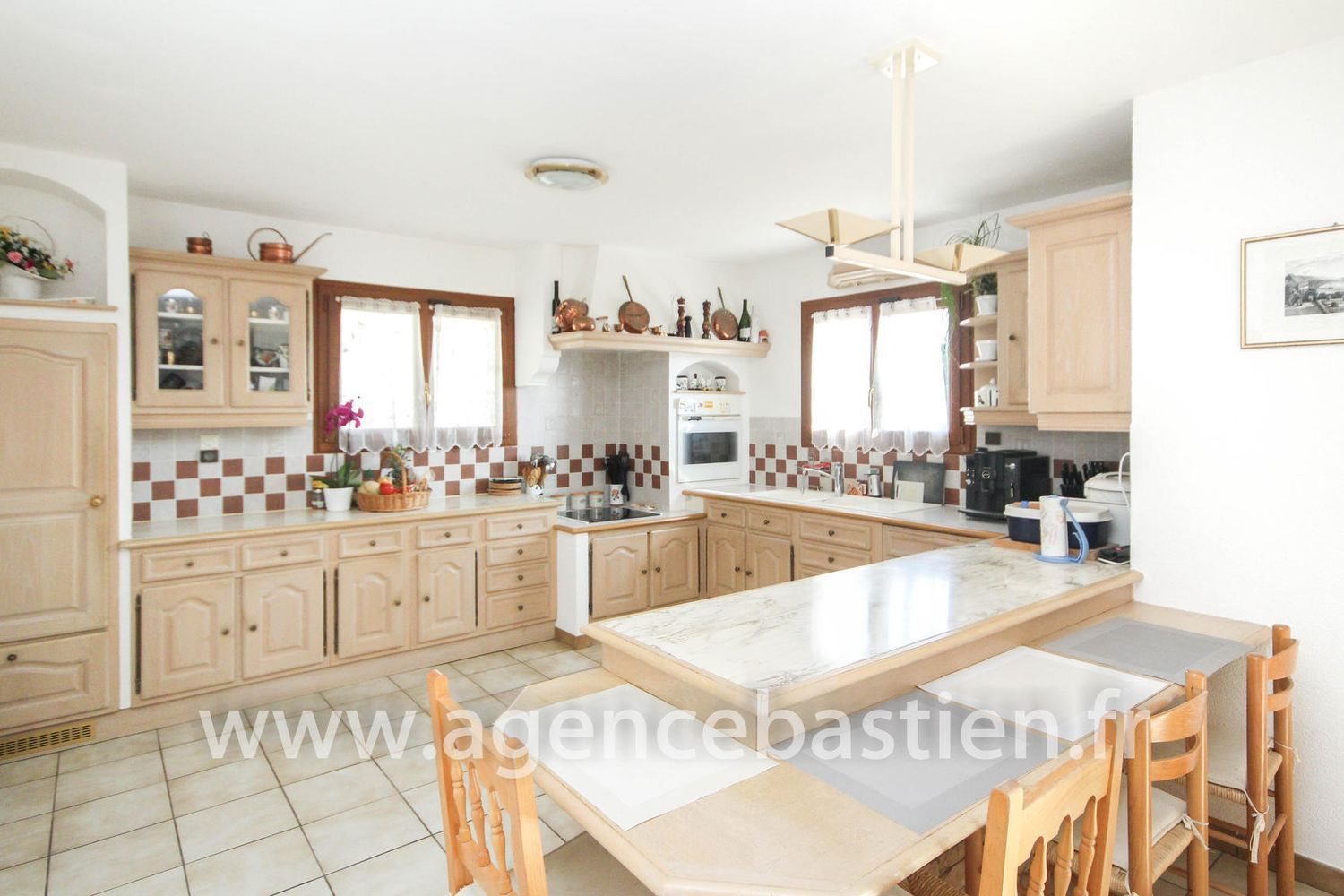 Maison à vendre, 136m², Gex