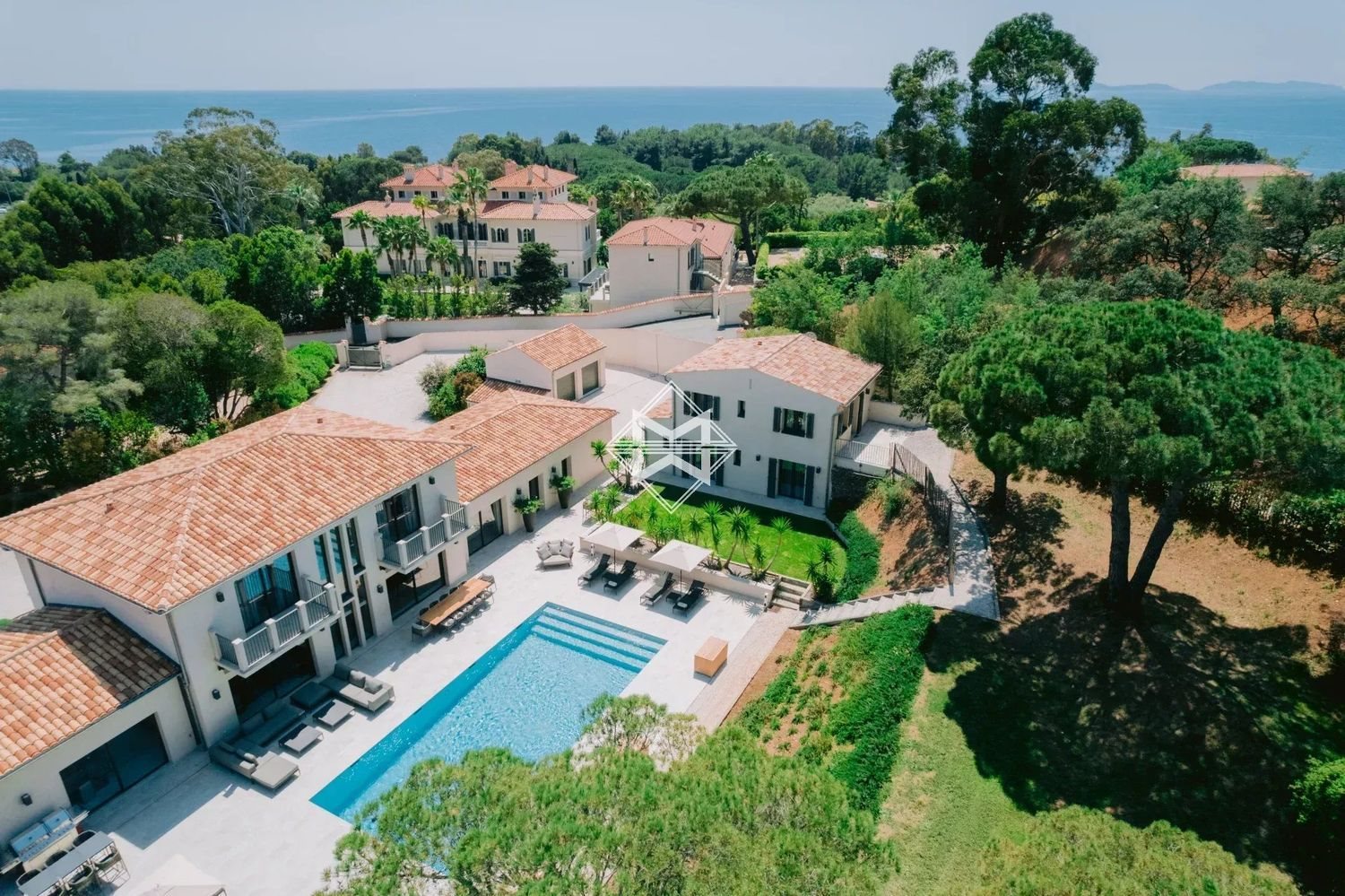 Maison à louer, 470m², La Croix-Valmer