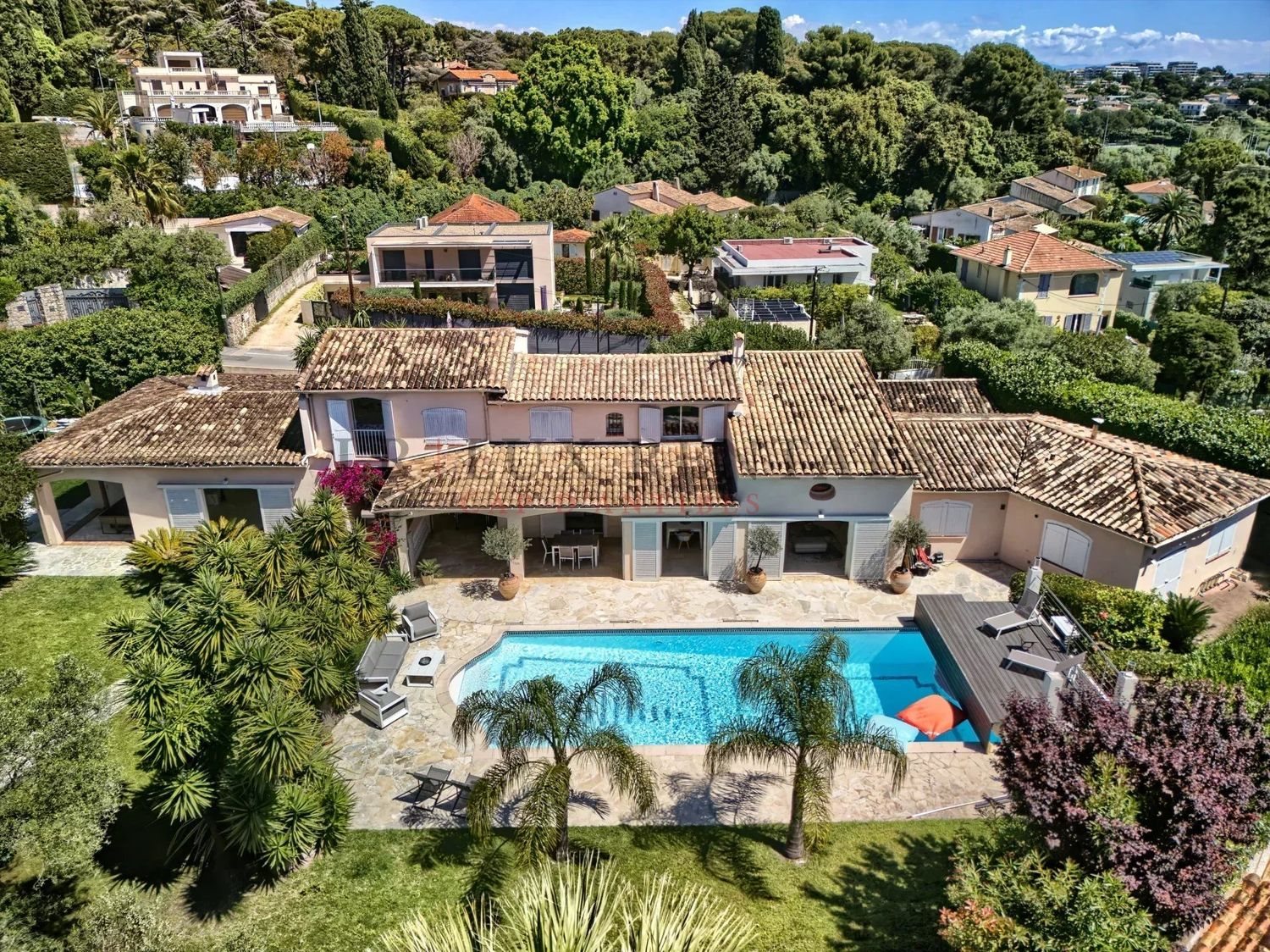 Maison à louer, 300m², Antibes